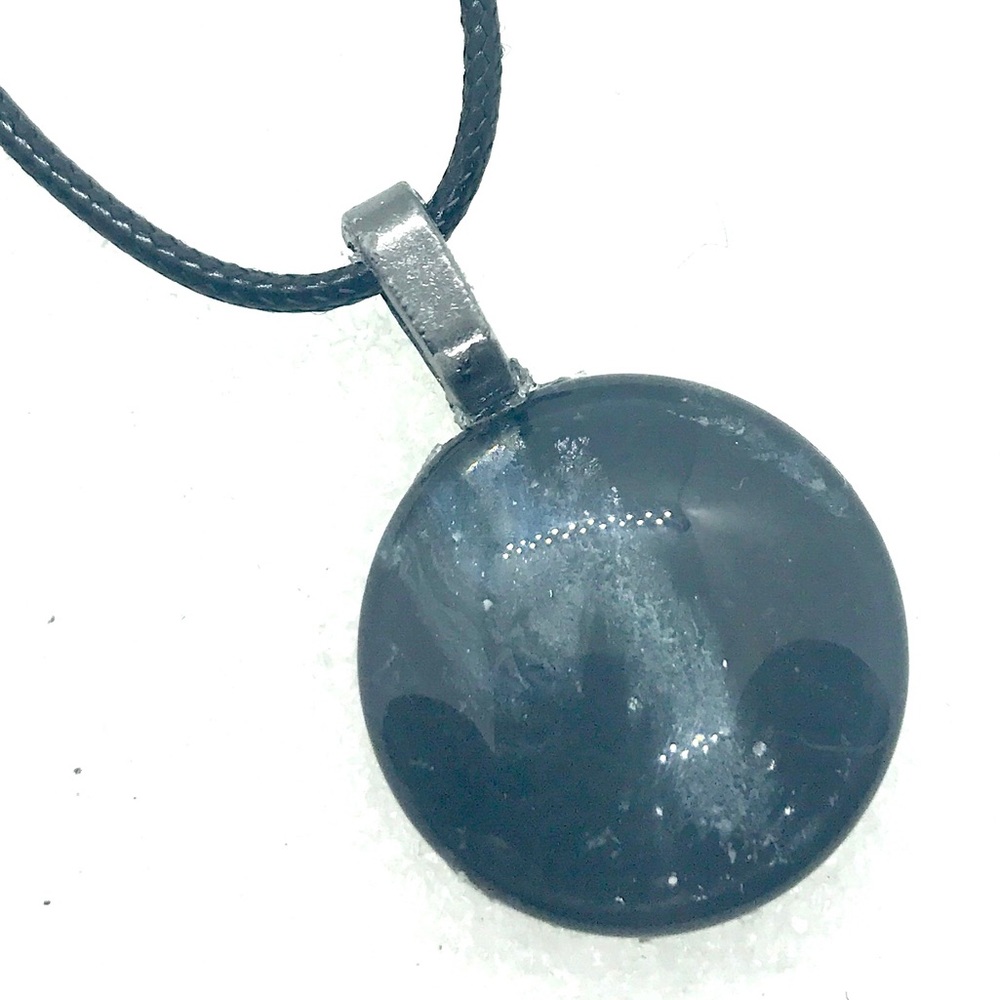 Handmade pendant with hand painted glass dome NSN round 18mm